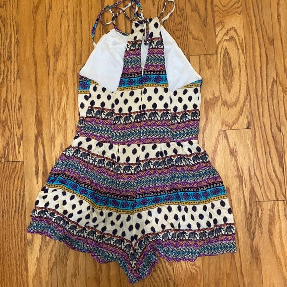 Patterned Romper - Picture 3 of 4